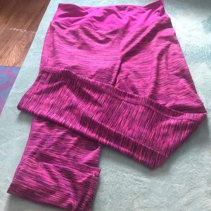 Danskin Capri Leggings